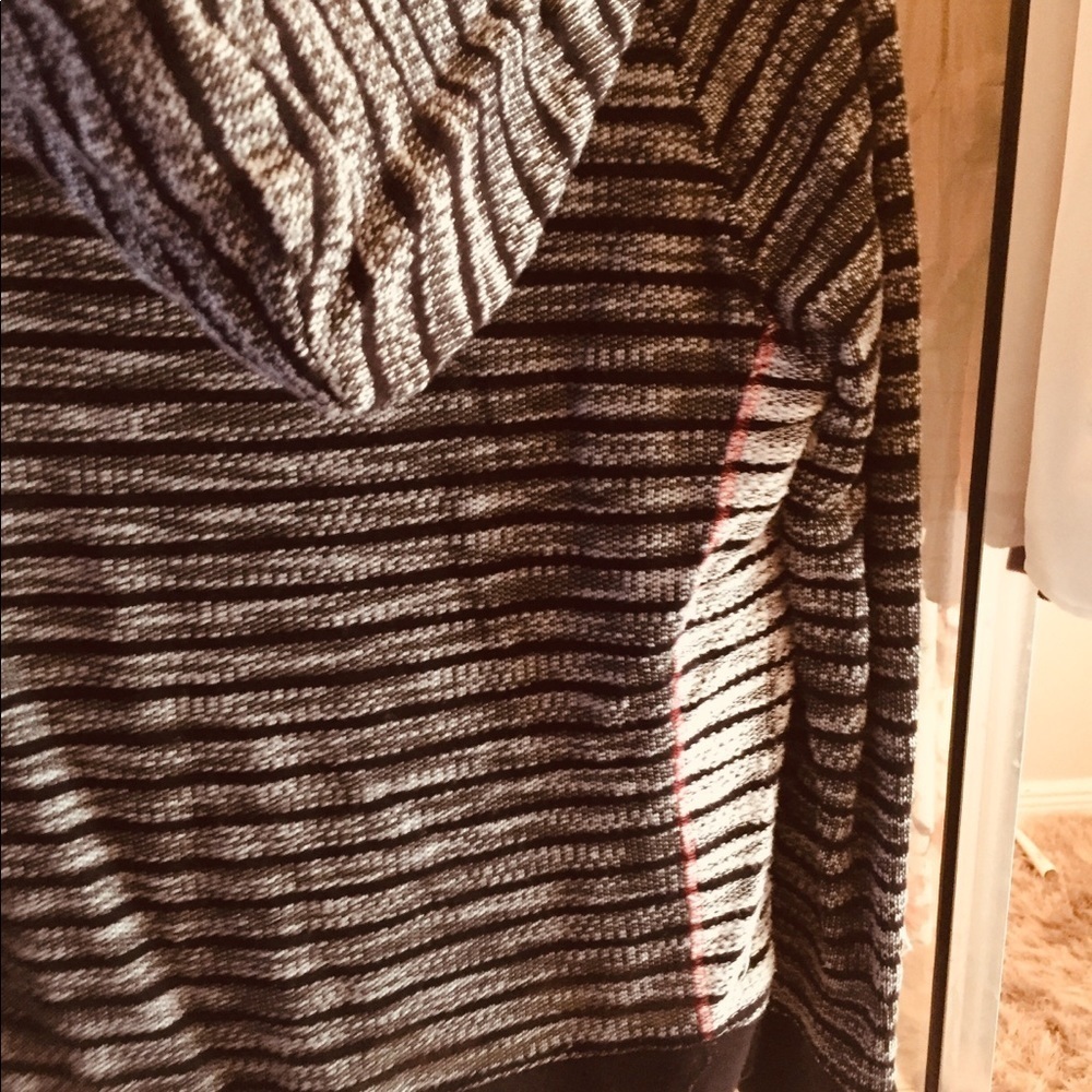 Top​ - Picture 4 of 4
